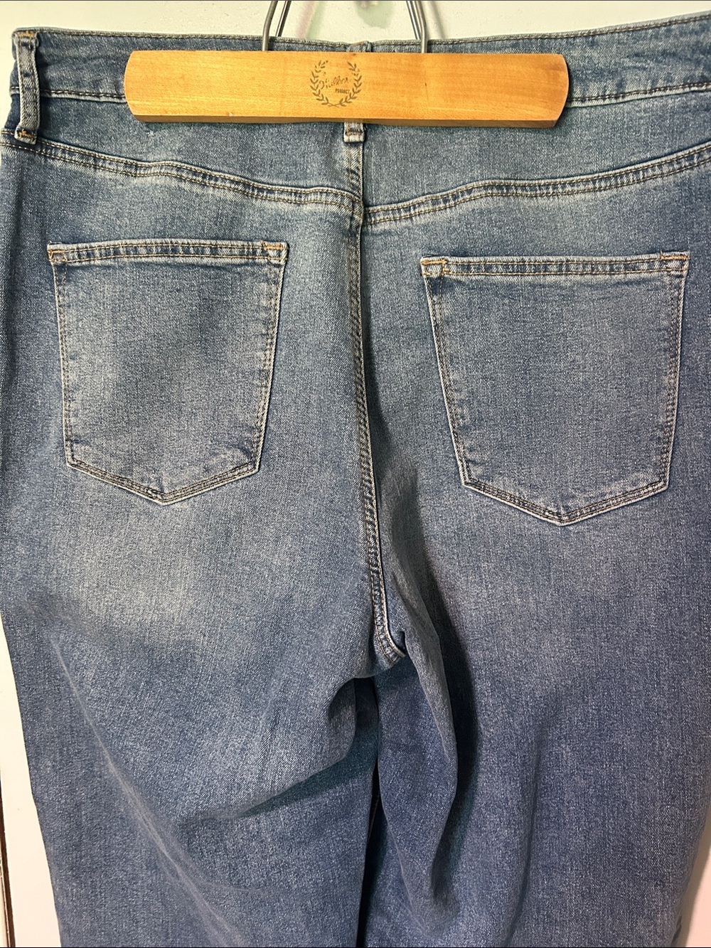 Sonoma Straight-Leg Women’s Jeans in Medium Blue Wash - Picture 2 of 4